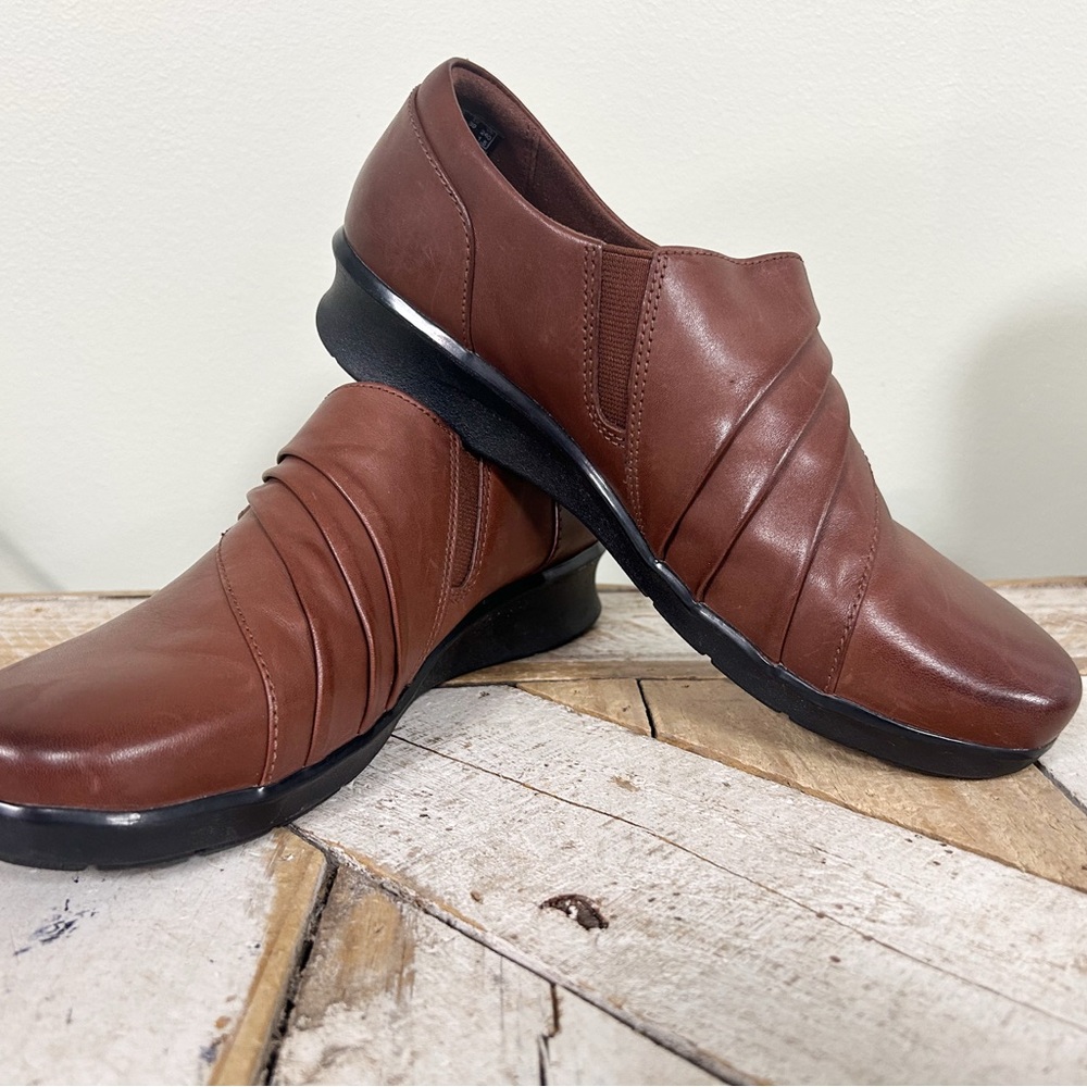 Clarks Womens Brown Leather Loafers size 8 nearly new - Picture 6 of 7